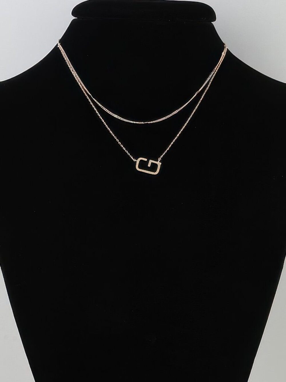 Polished G Pendant Chain Necklace